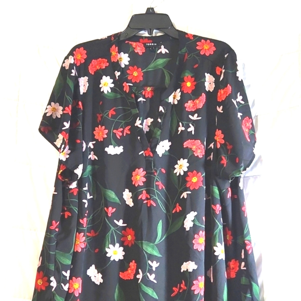 #8 TORRID  BLOUSE GEORGETTE FLORAL PRINT V-NECK SHORT SLEEVE HI-LOW HEM SZ 5X